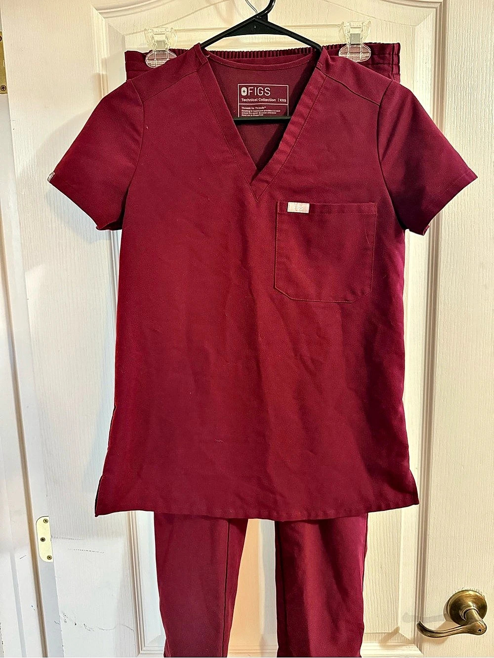 FIGS Technical Collection 1XXS Scrub Set in Burgundy XXS Like New